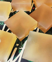 Load image into Gallery viewer, Honey Hemp Bath Bars